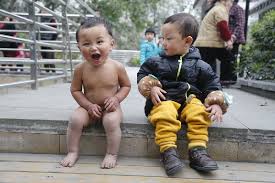 Naked toddler makes online splash[1]- Chinadaily.com.cn