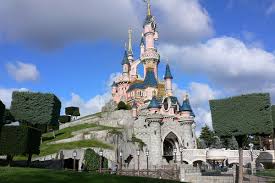 Disneyland Paris - Wikipedia